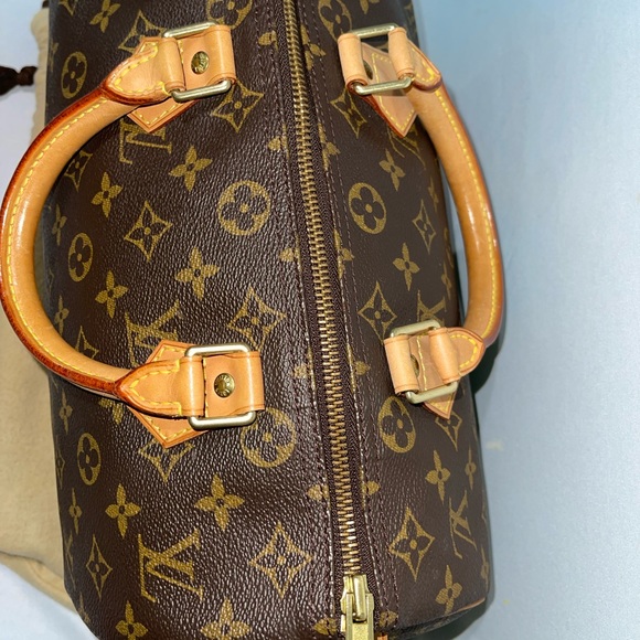 Louis Vuitton Speedy 30 Monogram Boston Bag -Excellent
Condition - Picture 16 of 17